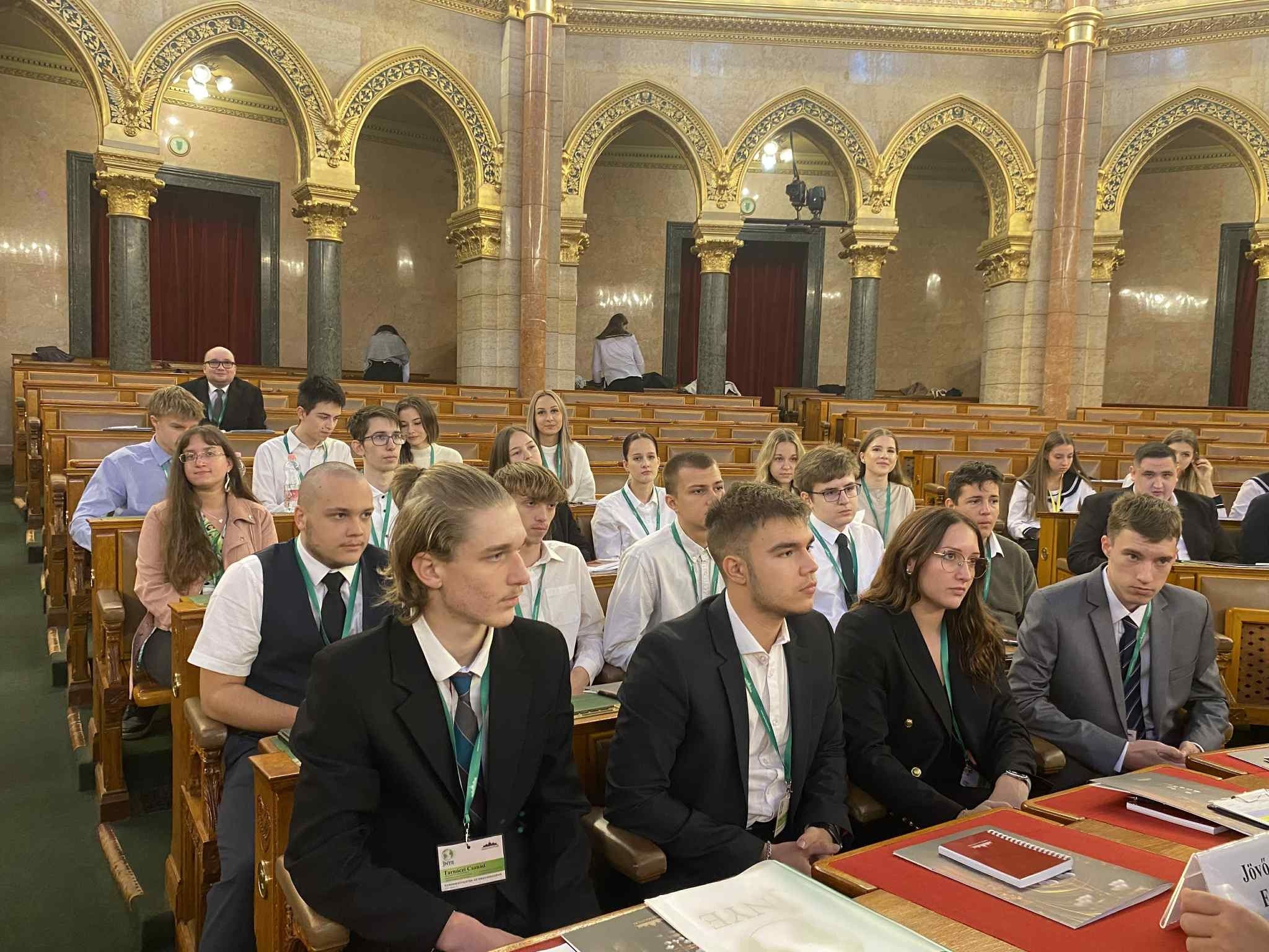 Négy iskolánk került be a Parlamentbe